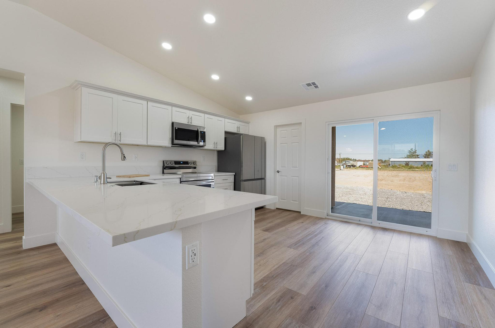 561 E. Valiant Avenue
